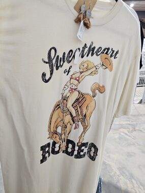 Vintage-Inspired Sweetheart of Rodeo Graphic Tee - Cream. Real Roomy